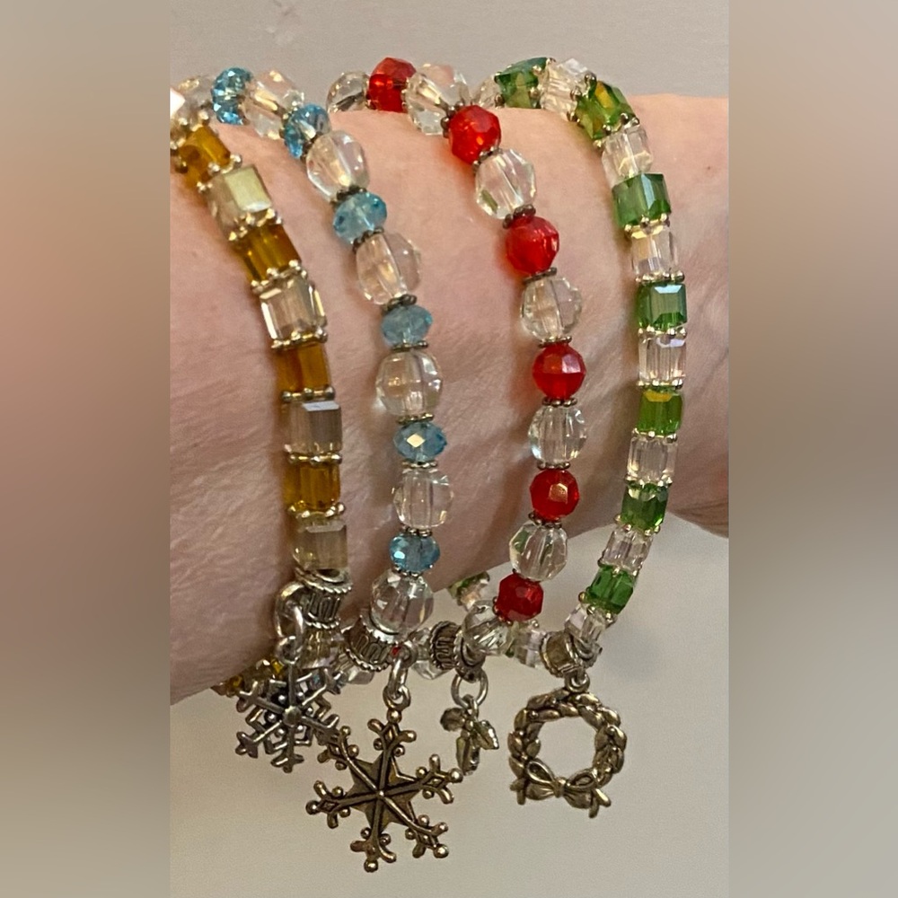 NEW Christmas stretch bracelets with charms
